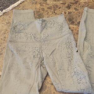 lululemon athletica Kids Leggings in Light Gray